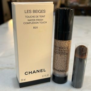 Chanel Les Beiges Water Fresh Complexion Touch B20